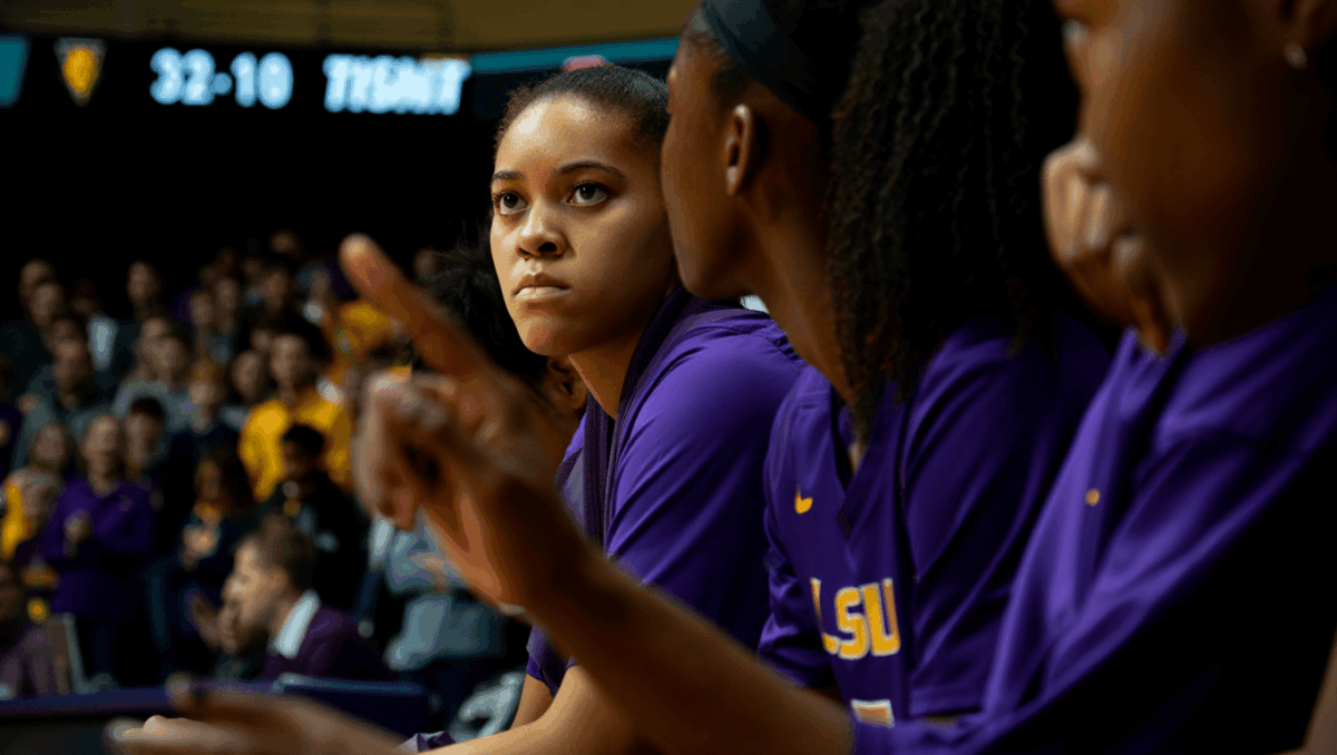LSU women's basketball dominates UT Arlington live, leads 32-10 at halftime