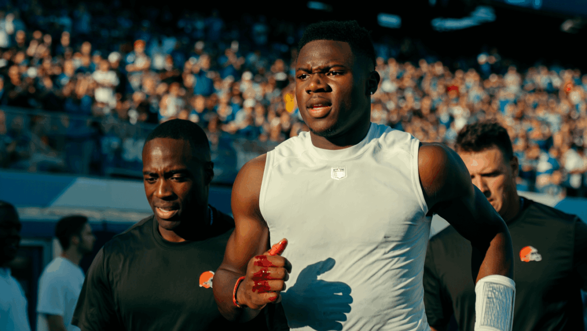 Shedeur Sanders exits Browns game today with bloody pinky finger injury, Gabriel takes over vs Bills