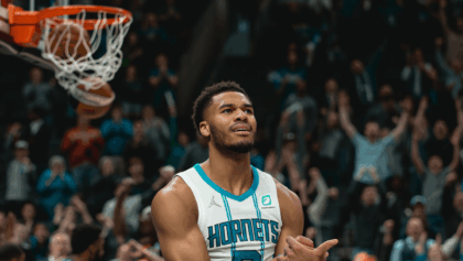 Hornets stun Raptors 118-111 in overtime today, overcome 17-point deficit to end Toronto's nine-game win streak
