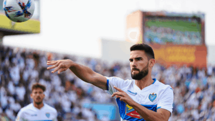 Elche C. F. faces Girona in crucial LaLiga clash as both teams battle for league positioning