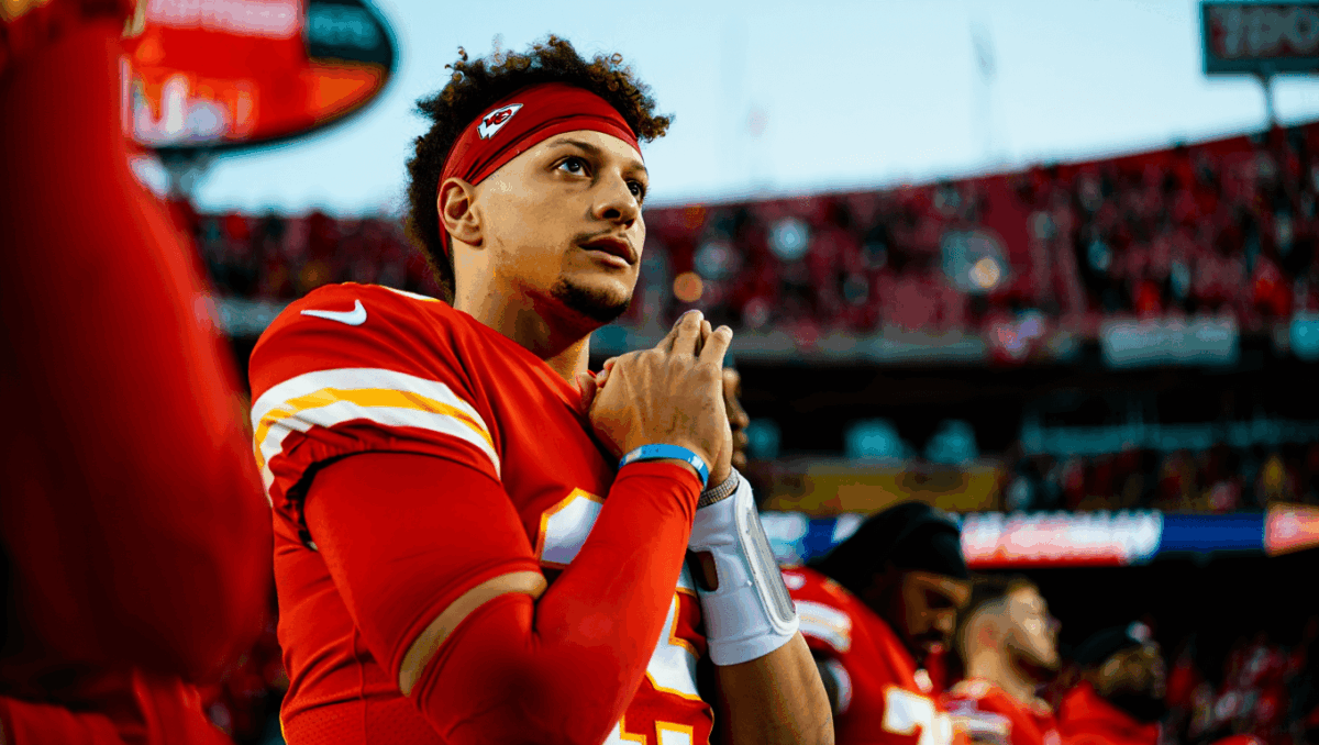 Chiefs elimination scenarios loom as Kansas City faces Chargers with 11% playoff odds