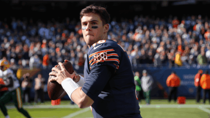 Bears face Packers at Lambeau Field with NFC North lead and five-game winning streak on the line