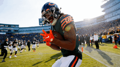 CJ Gardner Johnson picks off Jordan Love early to spark Bears surge against Packers today