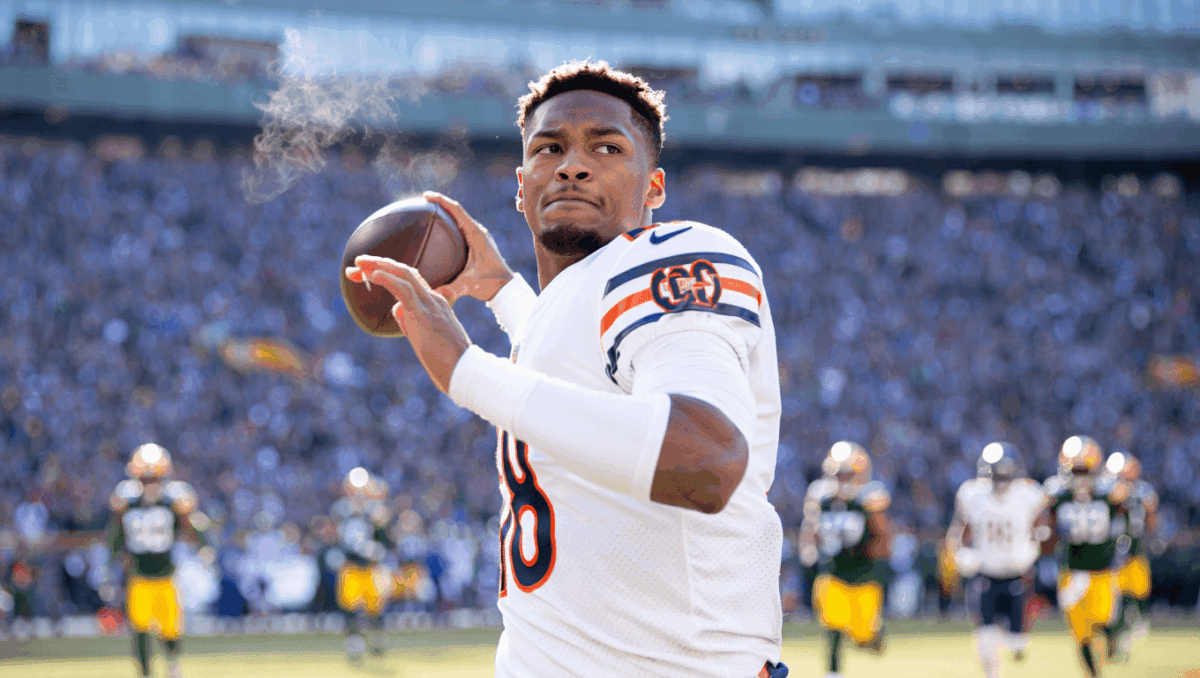 Bears face Packers in NFC North battle with playoff implications on the line Sunday at Lambeau