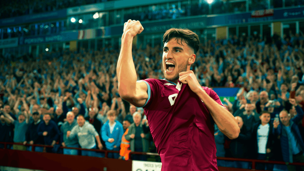 Premier League standings: Arsenal leads by 3 points as Aston Villa's stunning form shakes up the title race