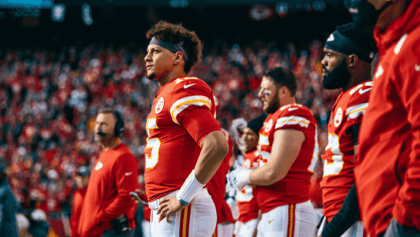Chiefs lose to Texans 20-10, playoff chances plummet to 15% after AFC West dynasty ends