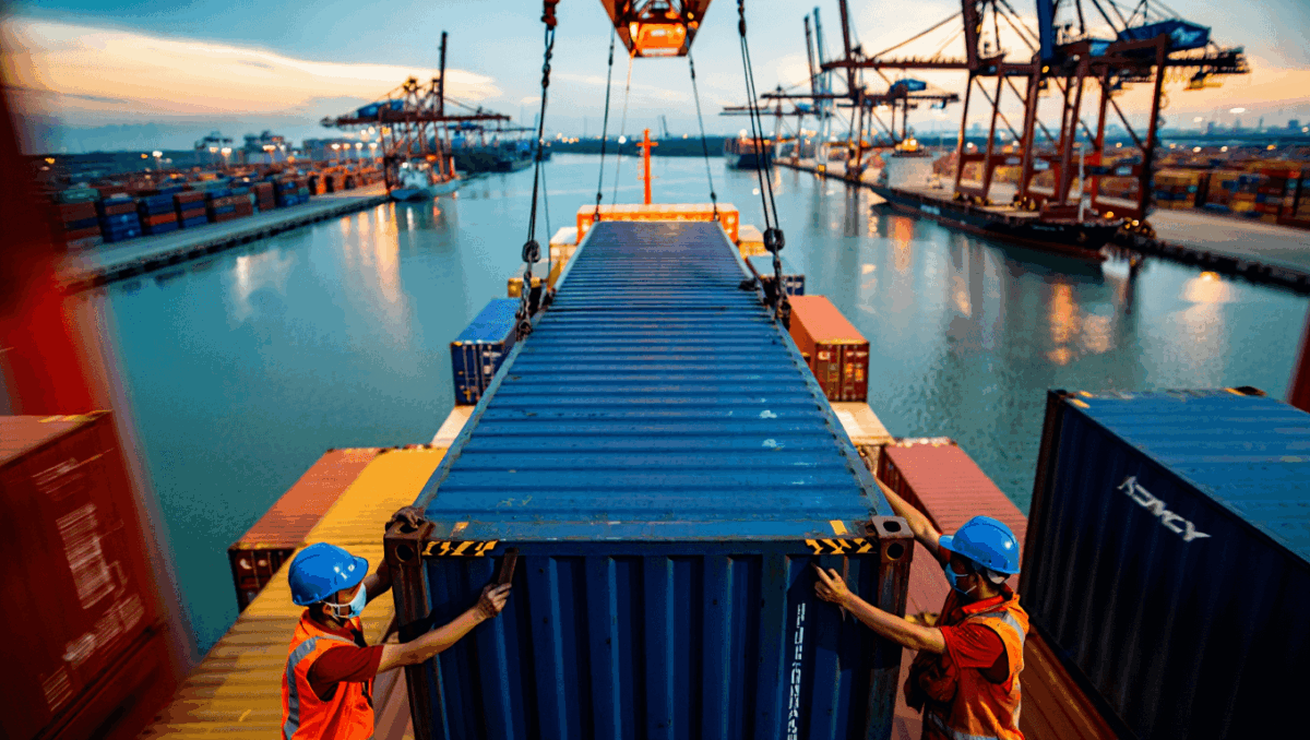 VN trade surplus with US soars to $121.6B record despite Trump's 20% tariffs, FDI hits five-year high at $23.6B