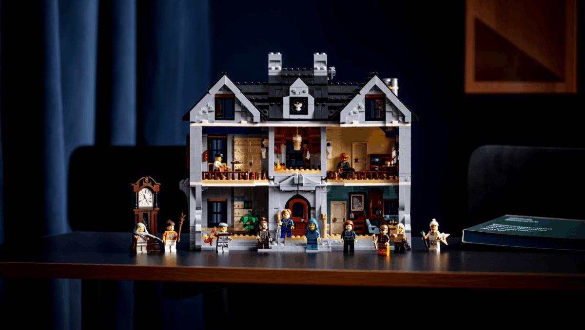 Stranger Things LEGO Creel House drops with 2,593 pieces and 13 iconic minifigures, coming January 1 for $299.99