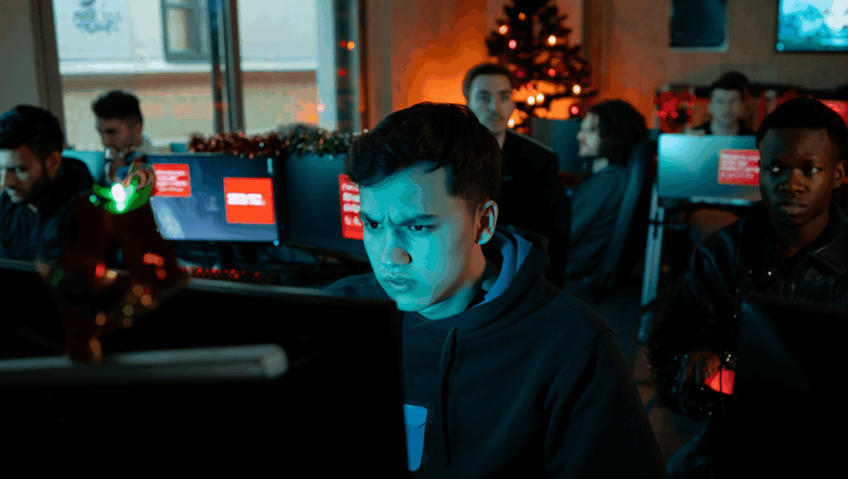 AWS servers down last night, knocks Fortnite, PlayStation, and Epic Games offline during holiday