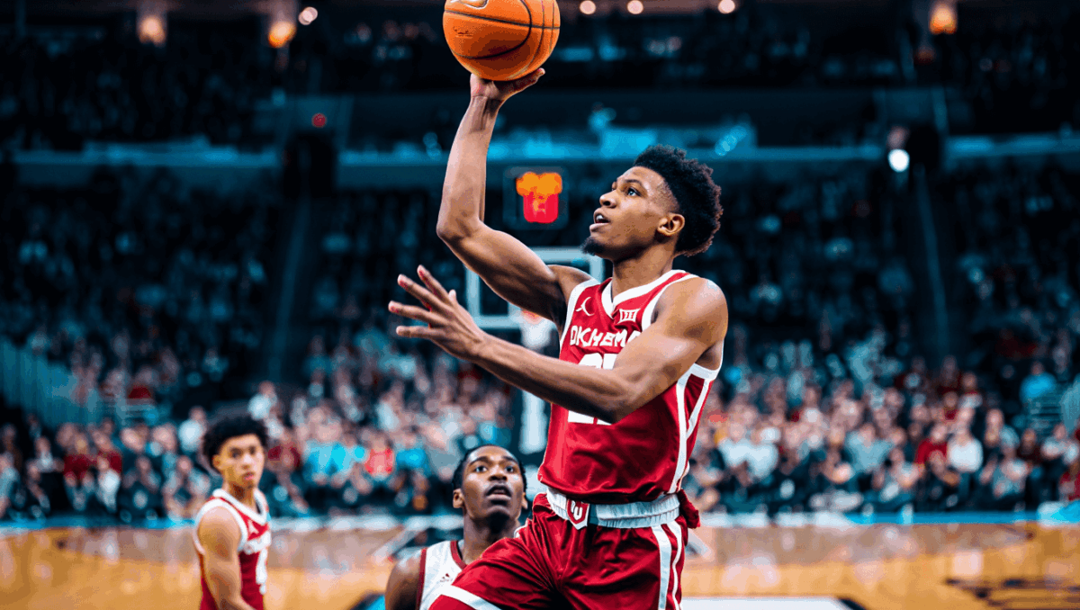 Kansas City Roos battle Oklahoma Sooners in SEC showdown, Sooners dominant at halftime 54-27