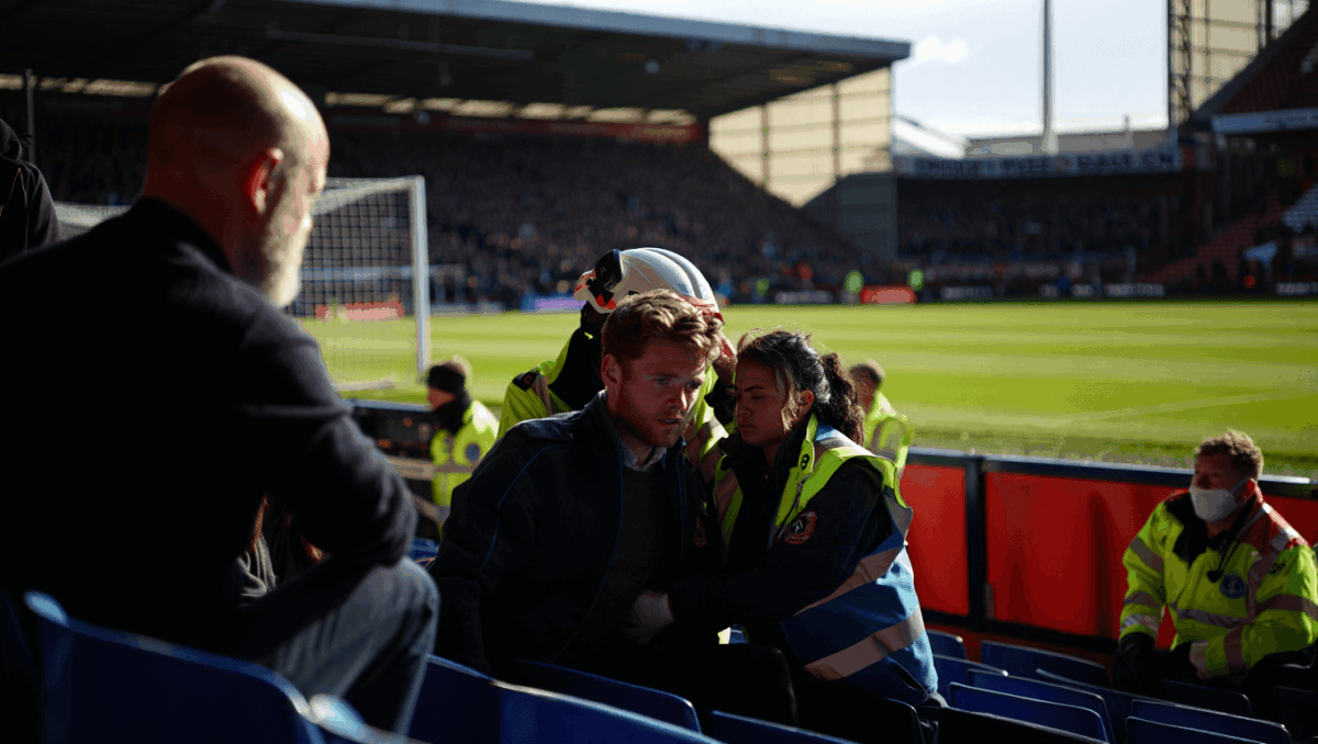 Charlton vs Portsmouth suspended after medical emergency in crowd at The Valley