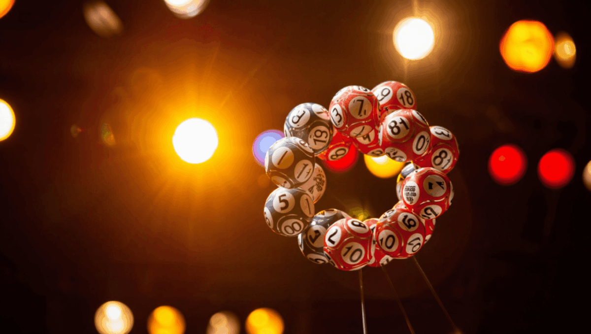 Powerball drawings reach $1.6 billion jackpot, record-breaking prize up for grabs tonight