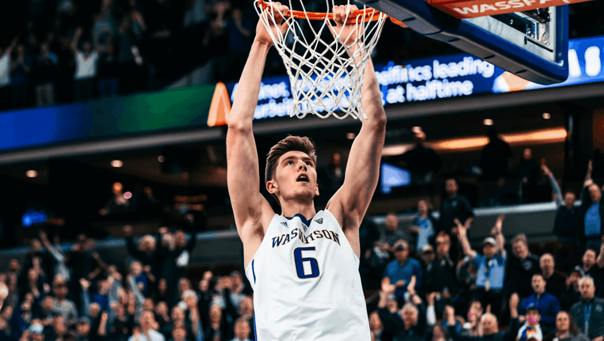 San Diego faces Washington trailing 46-26 at halftime in college basketball matchup