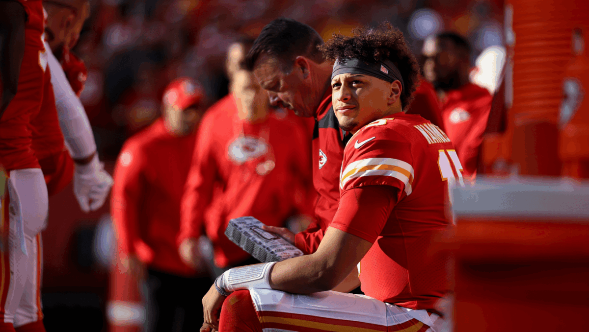 Chiefs eliminated from playoffs for first time since 2014, miss postseason in stunning collapse