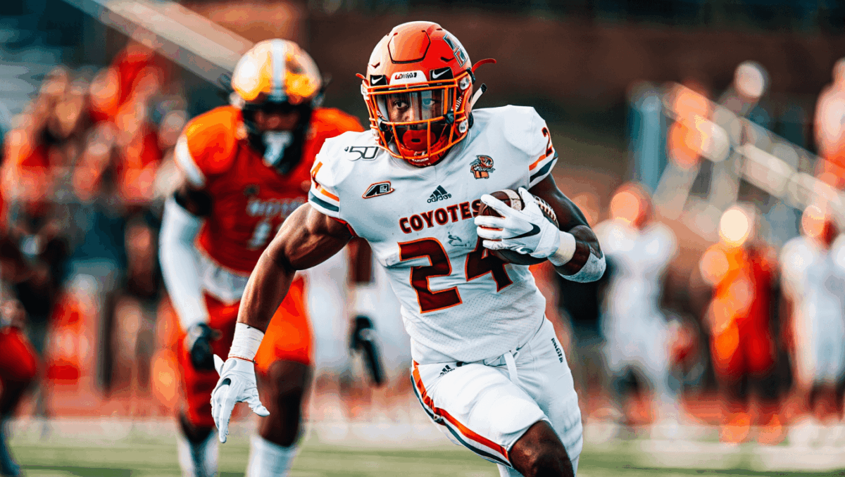 South Dakota demolishes Mercer 47-0 in FCS playoff shutout, Phillips rushes for 2 TDs