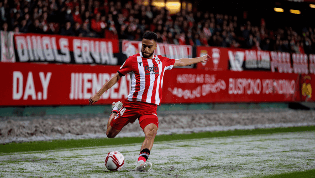 rayo vallecano - valencia c. f. face off today in LaLiga — here's why points matter for both