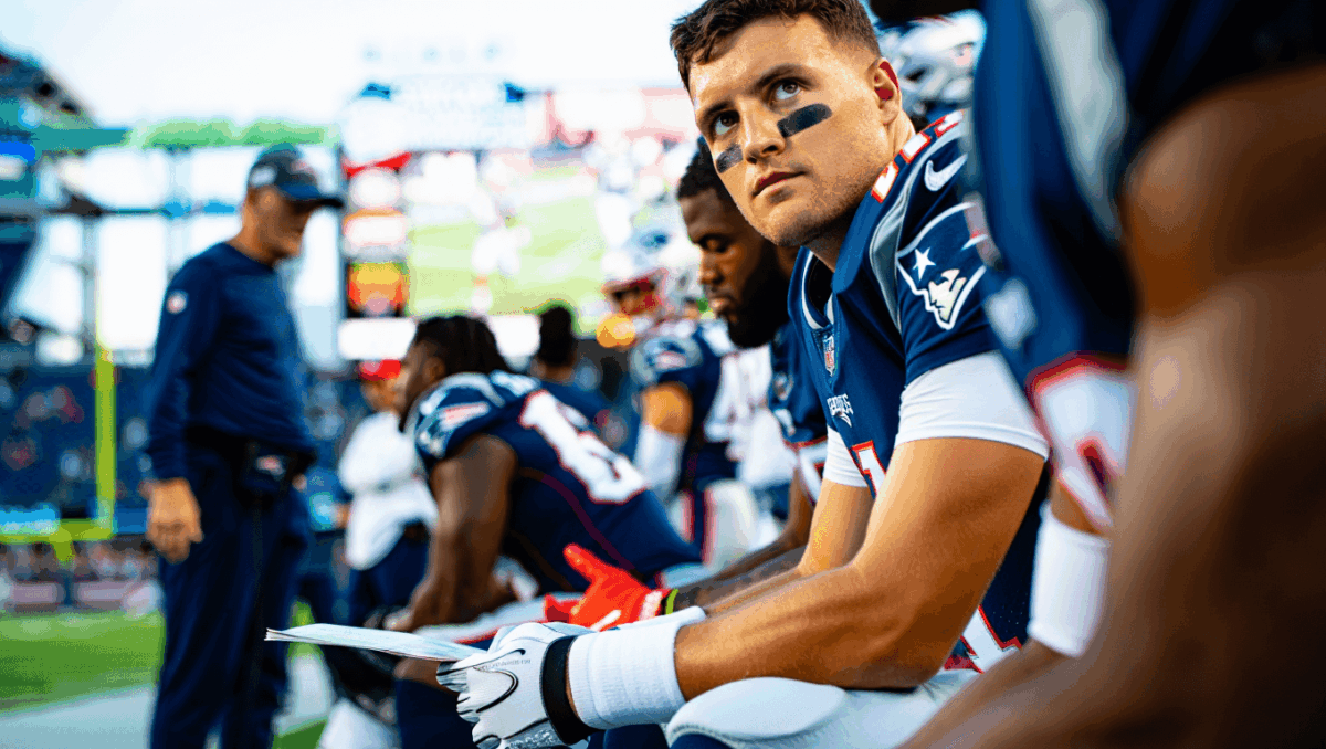 AFC East standings shakeup: Patriots soar atop division as Bills dynasty crumbles