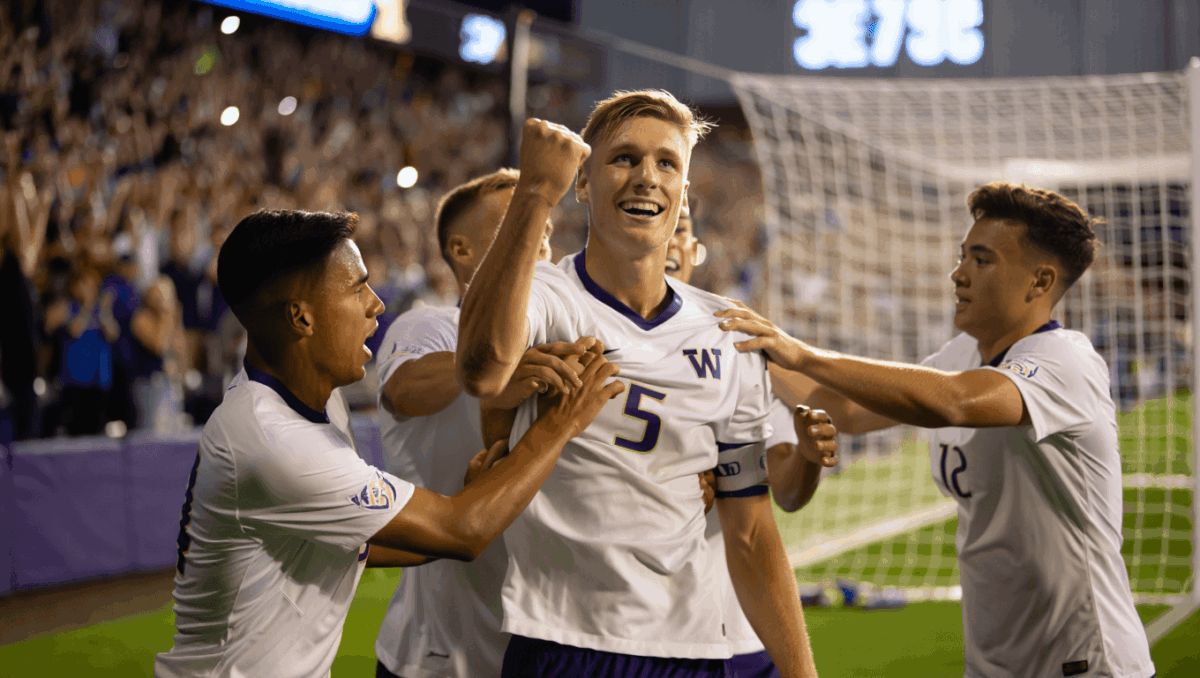 NCAA soccer tournament: Washington edges Furman 3-1 in College Cup semifinal, faces NC State in championship