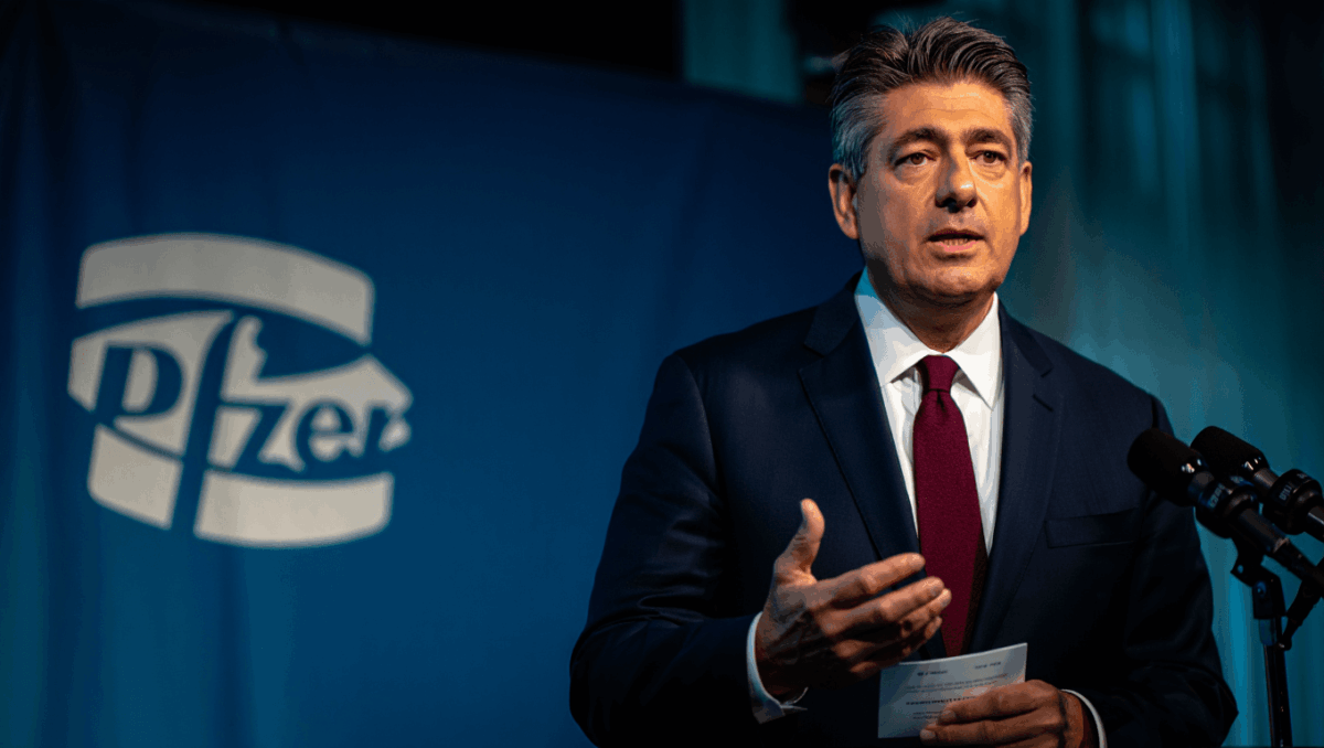 PFE stock edges higher as Pfizer adjusts 2026 earnings forecast lower over COVID revenue decline
