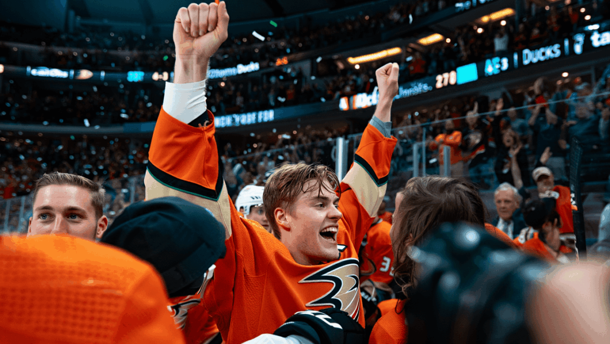 Ducks edge Capitals 4-3 on Monday night in thrilling matchup, extend Western Conference lead