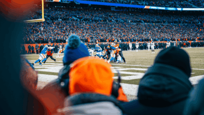 What time is football on today: Texans-Patriots 3 p.m., Rams-Bears 6:30 p.m.