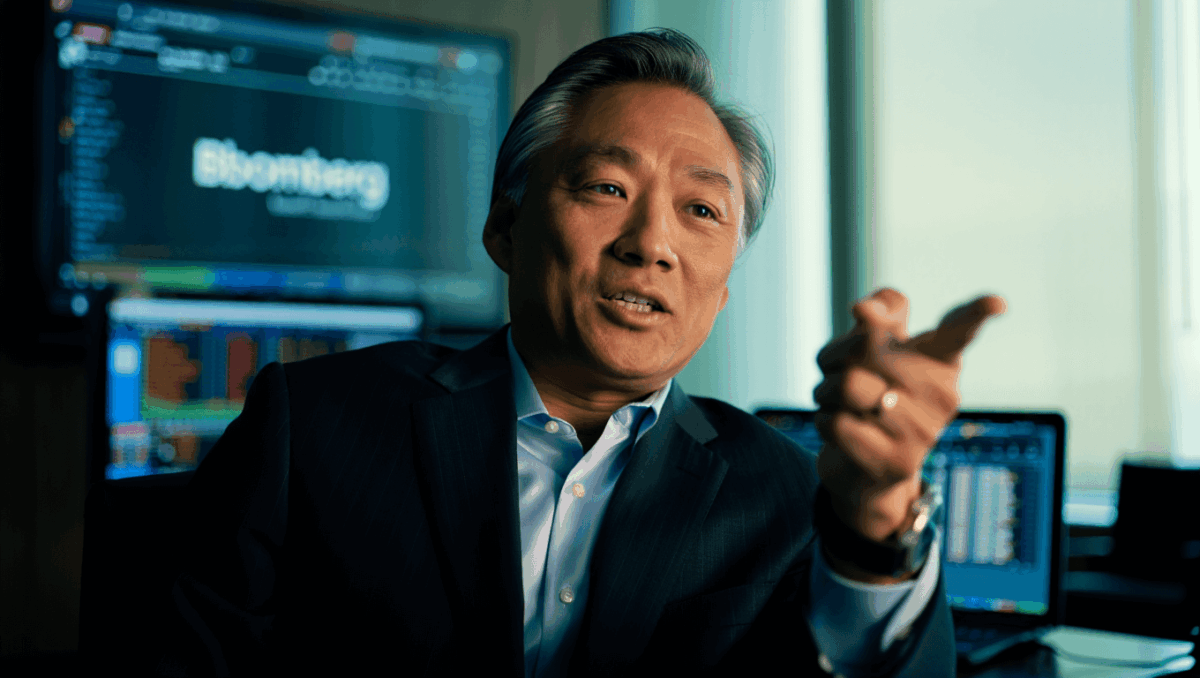 ASML stock soars 8.8% as Bernstein makes it top European chip pick on AI demand boom
