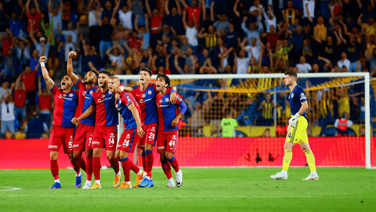 Alanyaspor draws level with Fenerbahçe 2-2, dramatic comeback caps intense Super Lig clash