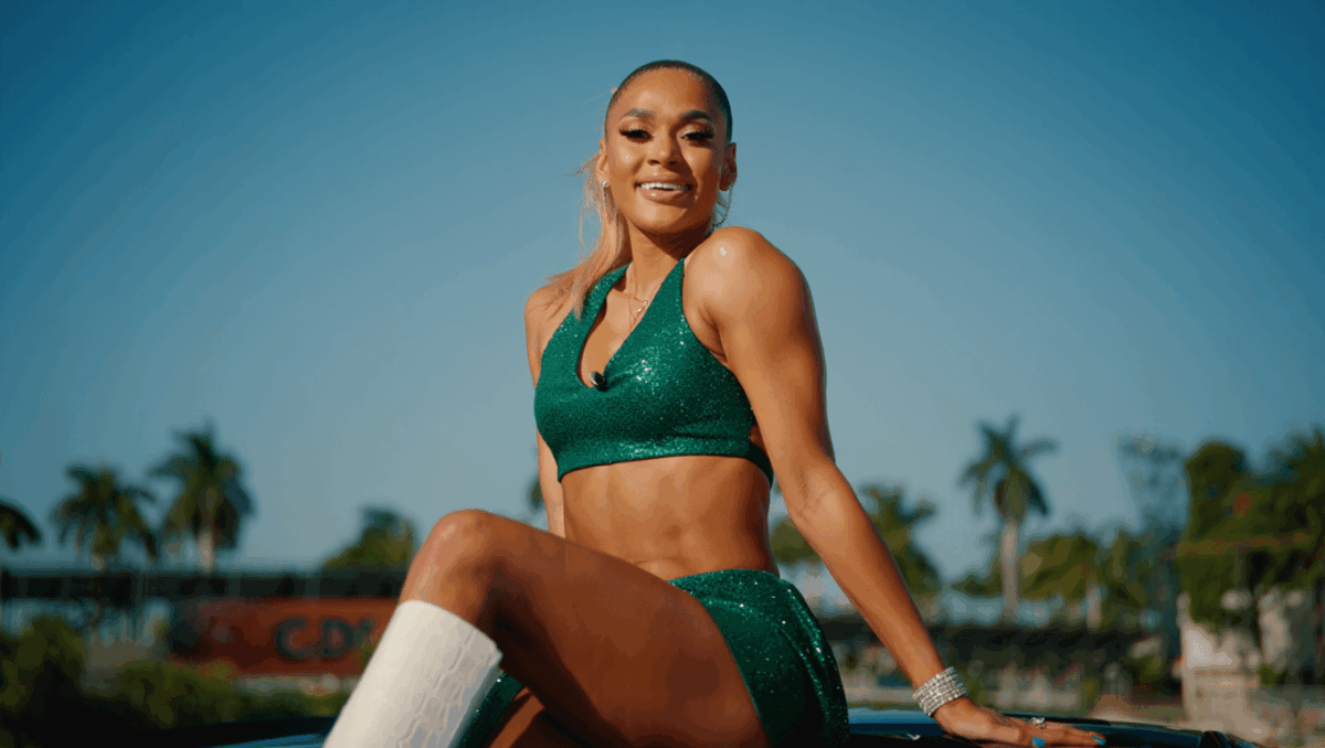 Carson Beck sister Kylie turns heads in sparkly Miami fit at championship