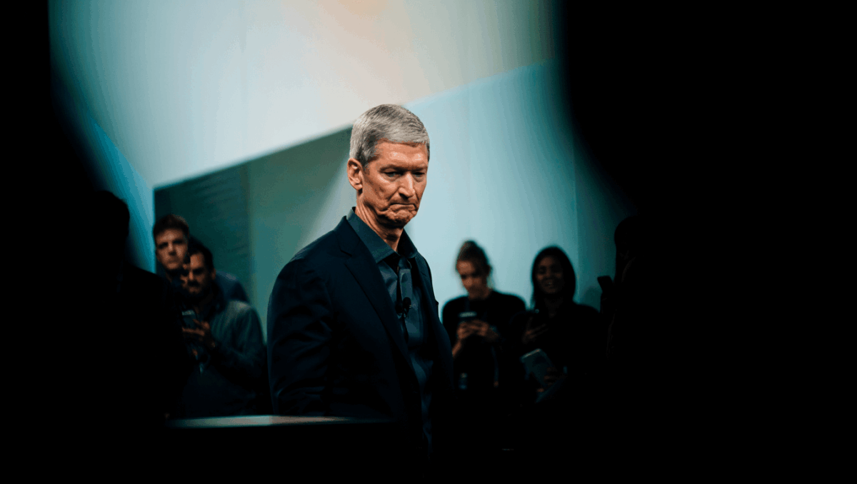 Apple's stock faces headwinds in 2026, Raymond James downgrades on valuation concerns amid slowing momentum