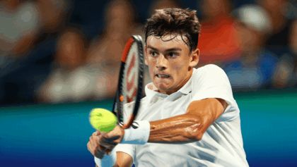 Alex de Minaur faces Carlos Alcaraz tonight in Australian Open quarterfinal