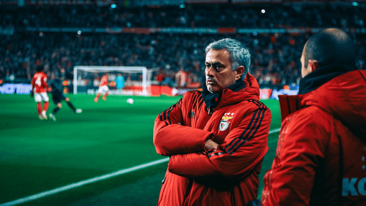 Benfica faces Estoril Praia tonight in Liga Portugal clash with playoff implications on the line