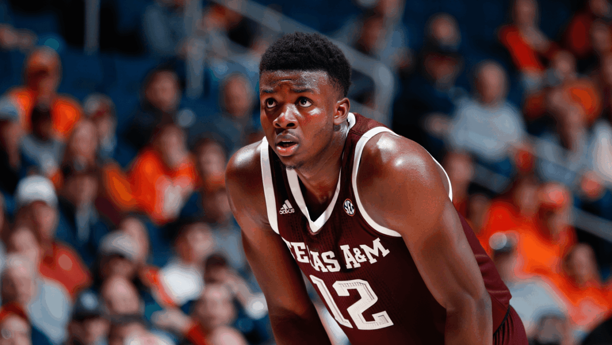 Texas A&M edges Oklahoma 83-76 behind Agee's double-double