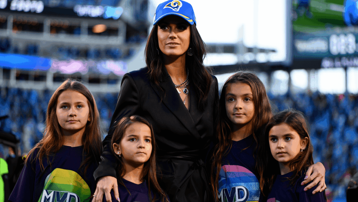 Matthew Stafford wife Kelly makes bold MVP statement in Rams Wild Card fit
