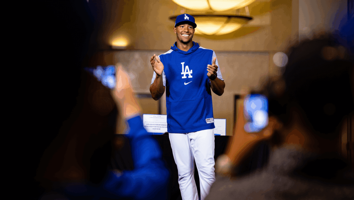 Kyle Tucker agrees to 4-year, $240M deal with Dodgers, highest AAV in MLB history
