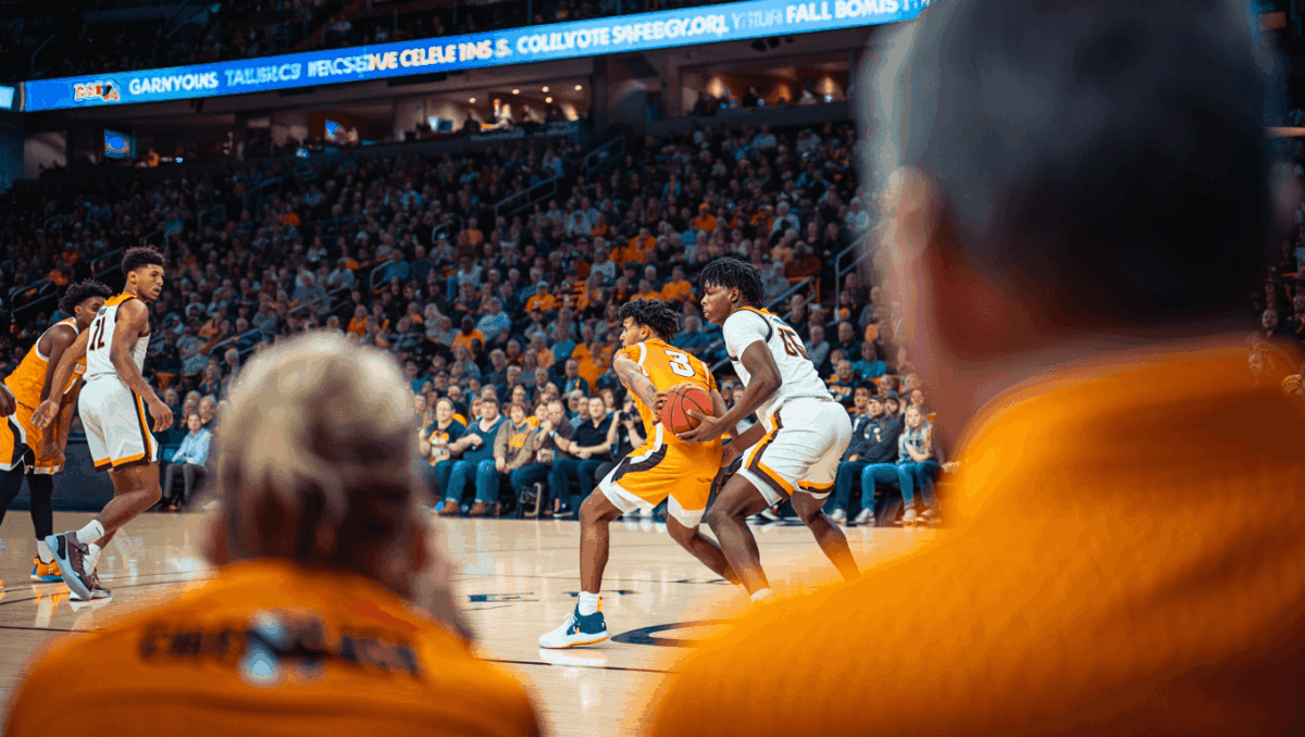 College basketball games today: 30+ matchups tonight including top battles