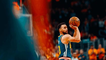 Golden State Warriors vs Dallas Mavericks match stats: Curry leads 94-89 battle