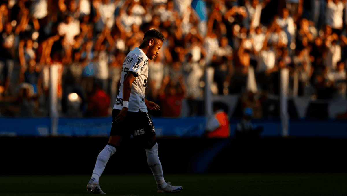 Santos vs Corinthians clash in Paulista championship, Neymar sidelined with knee injury