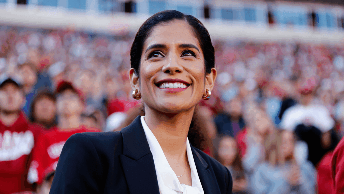 Fernando Mendoza's aunt goes viral during Peach Bowl as cameras can't look away