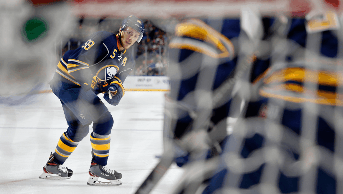 Sabres vs Canadiens last night, Buffalo leads after first period