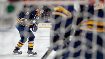 Sabres vs Canadiens last night, Buffalo leads after first period