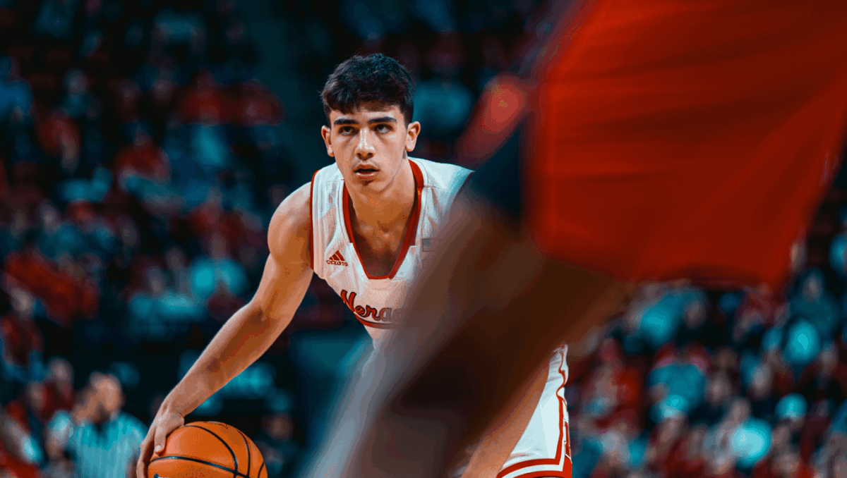 Washington faces No. 7 Nebraska tonight in Big Ten showdown, 22-game win streak on line