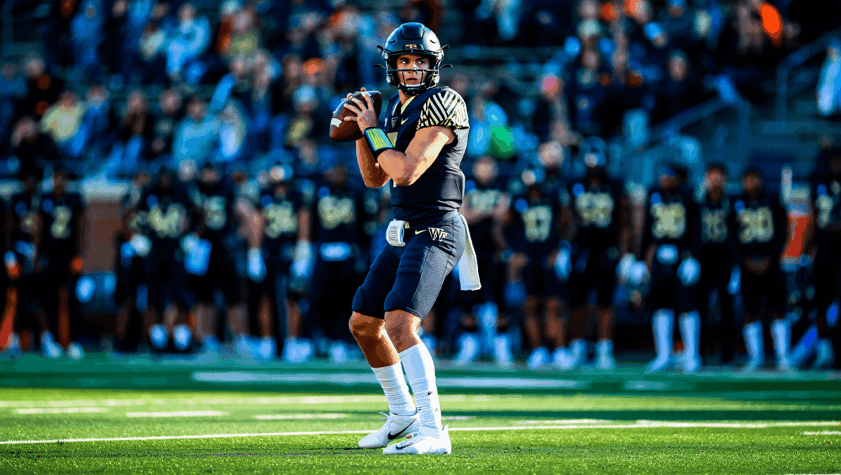 Wake Forest leads Mississippi State 8-3 in Duke's Mayo Bowl as Demon Deacons strike early in Charlotte