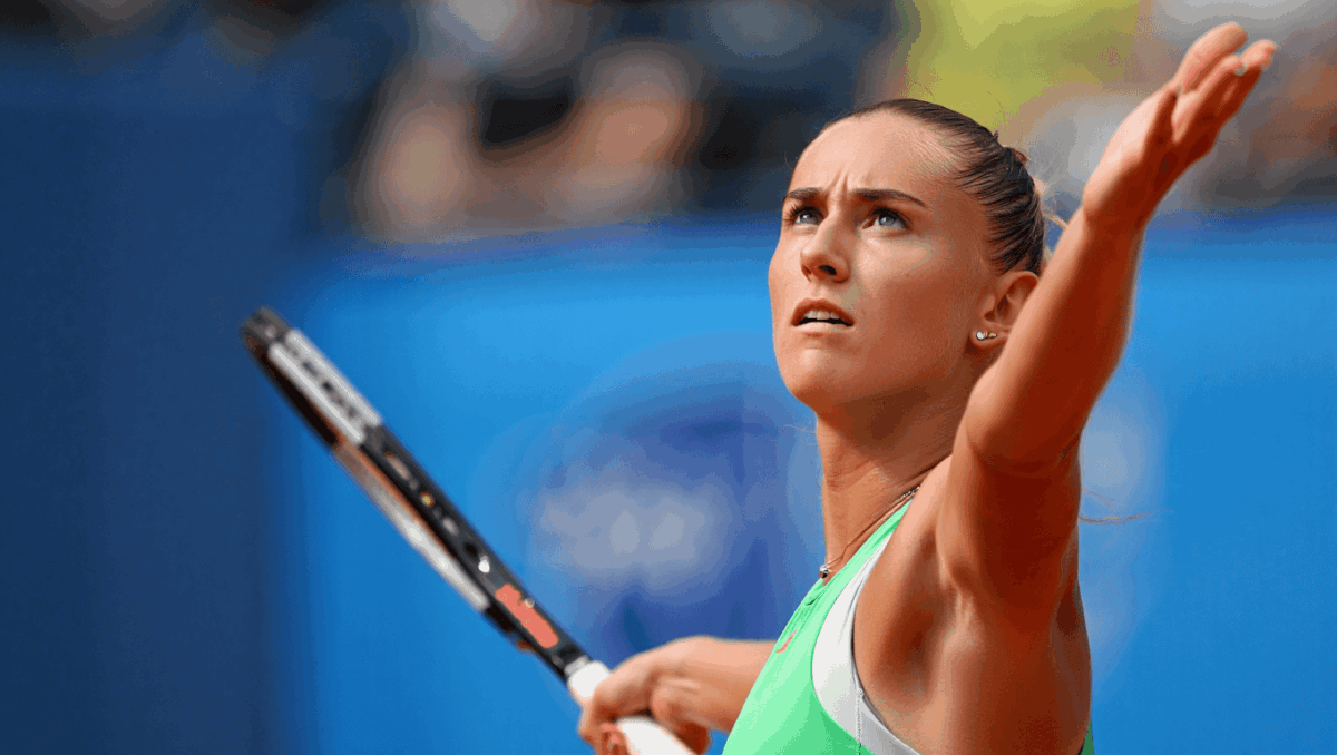 Coco Gauff loses to Svitolina 6-1, 6-2 in Australian Open quarterfinals