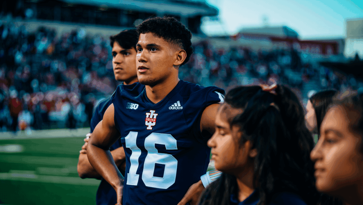 Fernando Mendoza won't share Heisman spotlight as brother Alberto steals show at Indiana