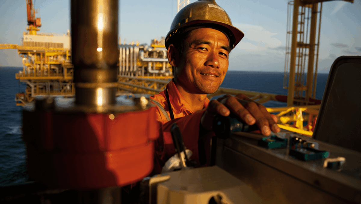 Chevron brings Angola platform online producing 25,000 barrels daily, first oil delivered before year-end