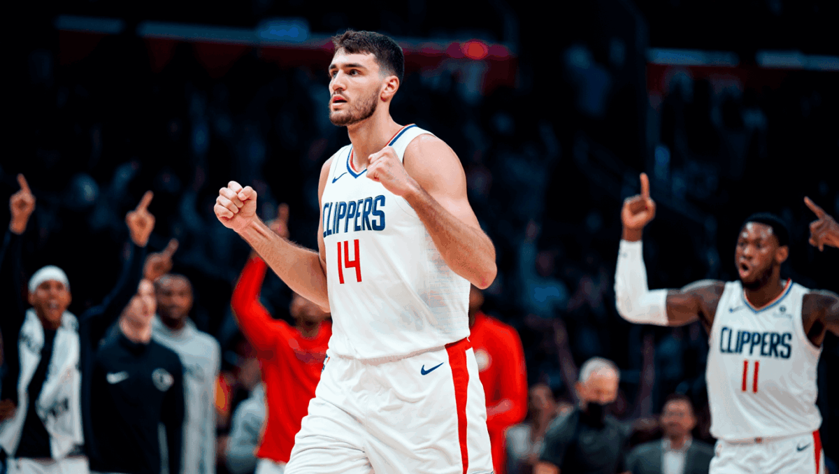 Yanic Konan Niederhauser had himself a night, shines with career-high 16 points for Clippers in blowout win
