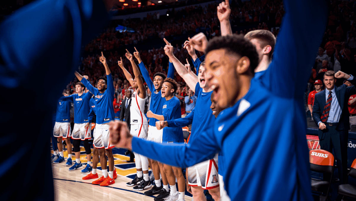AP poll basketball: Arizona stays No. 1, Michigan closes gap with 1494 points