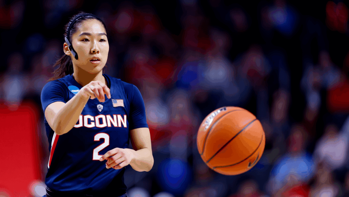 UConn women's basketball dominates St. John's in first quarter, leads 28-9 behind KK Arnold's defensive prowess
