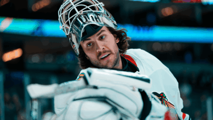 Flames vs Blackhawks: Chicago shuts out Calgary 4-0