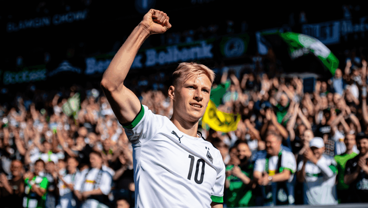 Mönchengladbach faces Leverkusen in Bundesliga clash, Gladbach leads early